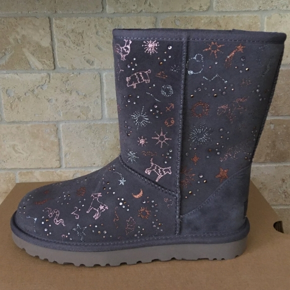 SALE! UGG Night Fall Classic Zodiac Short PRICE FIRM - Picture 2 of 8